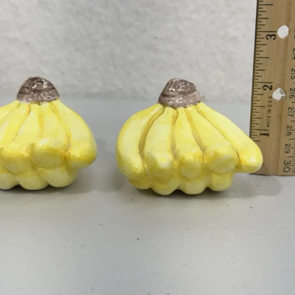 VTG Yellow Ceramic Bunches Of Bananas Fruit Shaped Salt & Pepper Shaker Set MCM